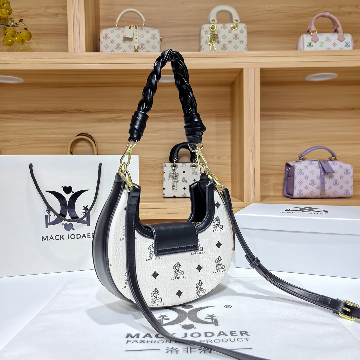 Classic Vintage Elegant Diaper Bag For Women Minimalist Designer Leather Large Capacity Luxury Fashion Crossbody Bag
Classic Vintage Elegant Diaper Bag For Women Minimalist Designer Leather Large Capacity Luxury Fashion Crossbody Bag