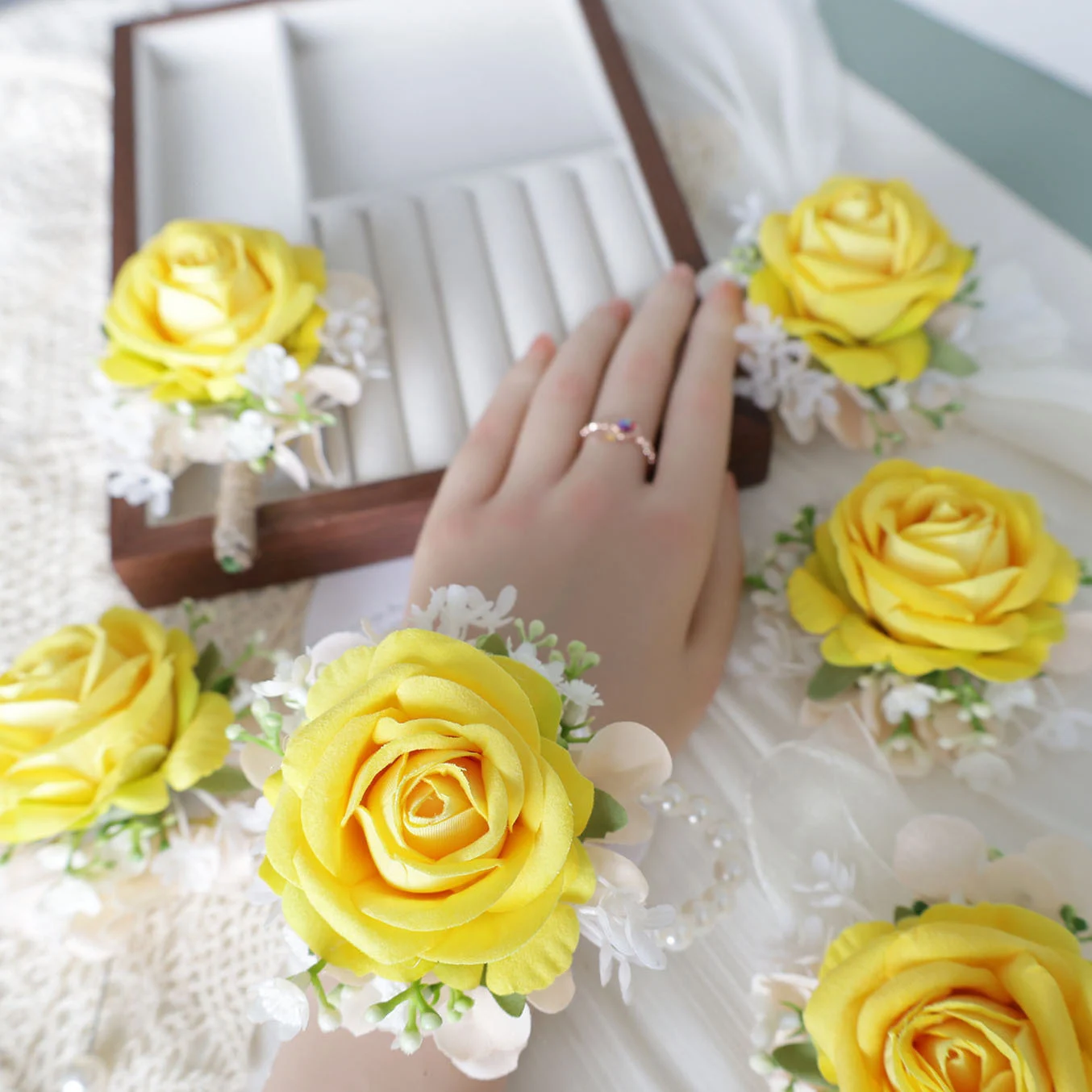 H0037 Gradient Pink Rose Wrist Corsage Wristlet Band Bracelet and Men Boutonniere for Wedding Artificial Flower Prom Decorations
H0037 Gradient Pink Rose Wrist Corsage Wristlet Band Bracelet and Men Boutonniere for Wedding Artificial Flower Prom Decorations