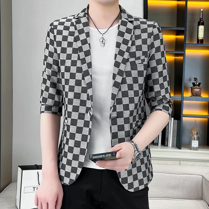 T74 Summer casual slim fit gentleman fashion trend handsome plaid suit jacket
T74 Summer casual slim fit gentleman fashion trend handsome plaid suit jacket