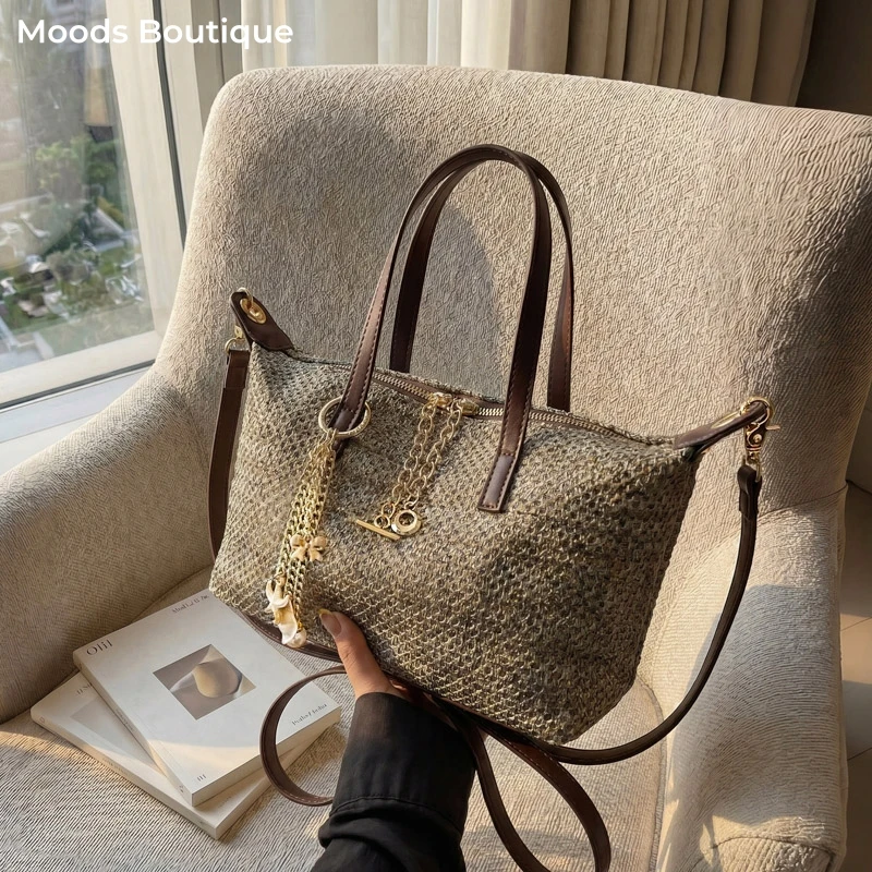 Chic Stylish Woven Design Small Top-handle Women Bags 2026 Designer Handbags Luxury Mini Crossbody Bag With Metal Chain Pendant
Chic Stylish Woven Design Small Top-handle Women Bags 2026 Designer Handbags Luxury Mini Crossbody Bag With Metal Chain Pendant