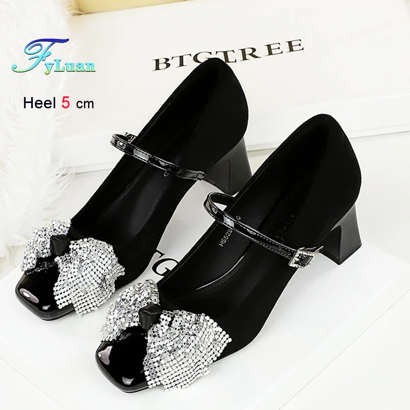 2025 New One Line Rhinestone Buckle Mid-Heeled 5cm Women's Shoes Square Toe Butterfly-Knot Decoration Thick Heels Banquet Shoes
2025 New One Line Rhinestone Buckle Mid-Heeled 5cm Women's Shoes Square Toe Butterfly-Knot Decoration Thick Heels Banquet Shoes