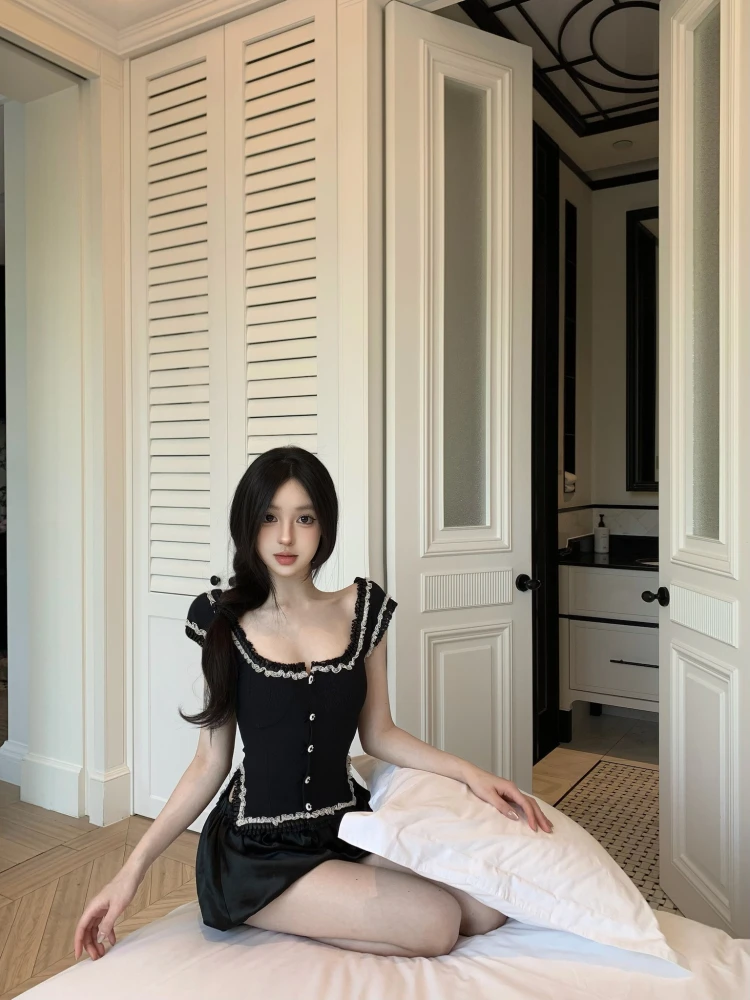 Woppei Retro Flir ort Sve Multi-Layer Lace Trim Splice Design Bla irt Women's Top Casual Sle U-Neline Summer F...
Woppei Retro Flir ort Sve Multi-Layer Lace Trim Splice Design Bla irt Women's Top Casual Sle U-Neline Summer F...