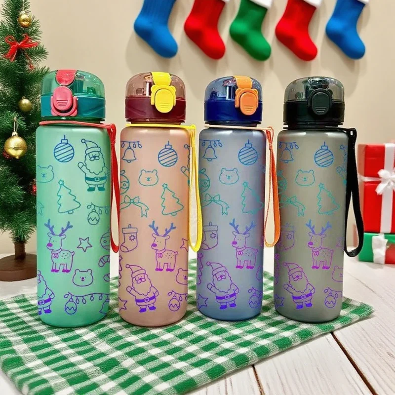 Рождественская бутылка для воды 700 мл с 3D-печатью и милым дизайном Санта-Клауса и оленя, милая пластиковая чашка для воды с высоким внешним видом
Рождественская бутылка для воды 700 мл с 3D-печатью и милым дизайном Санта-Клауса и оленя, милая пластиковая чашка для воды с высоким внешним видом