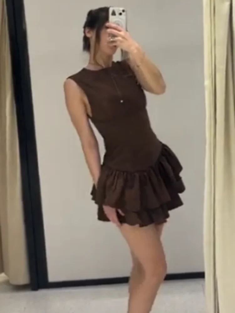 Модное однотонное мини-платье со складками по подолу, женские платья с круглым вырезом без рукавов и высокой талией, женские повседневные короткие платья для поездок на работу
Модное однотонное мини-платье со складками по подолу, женские платья с круглым вырезом без рукавов и высокой талией, женские повседневные короткие платья для поездок на работу