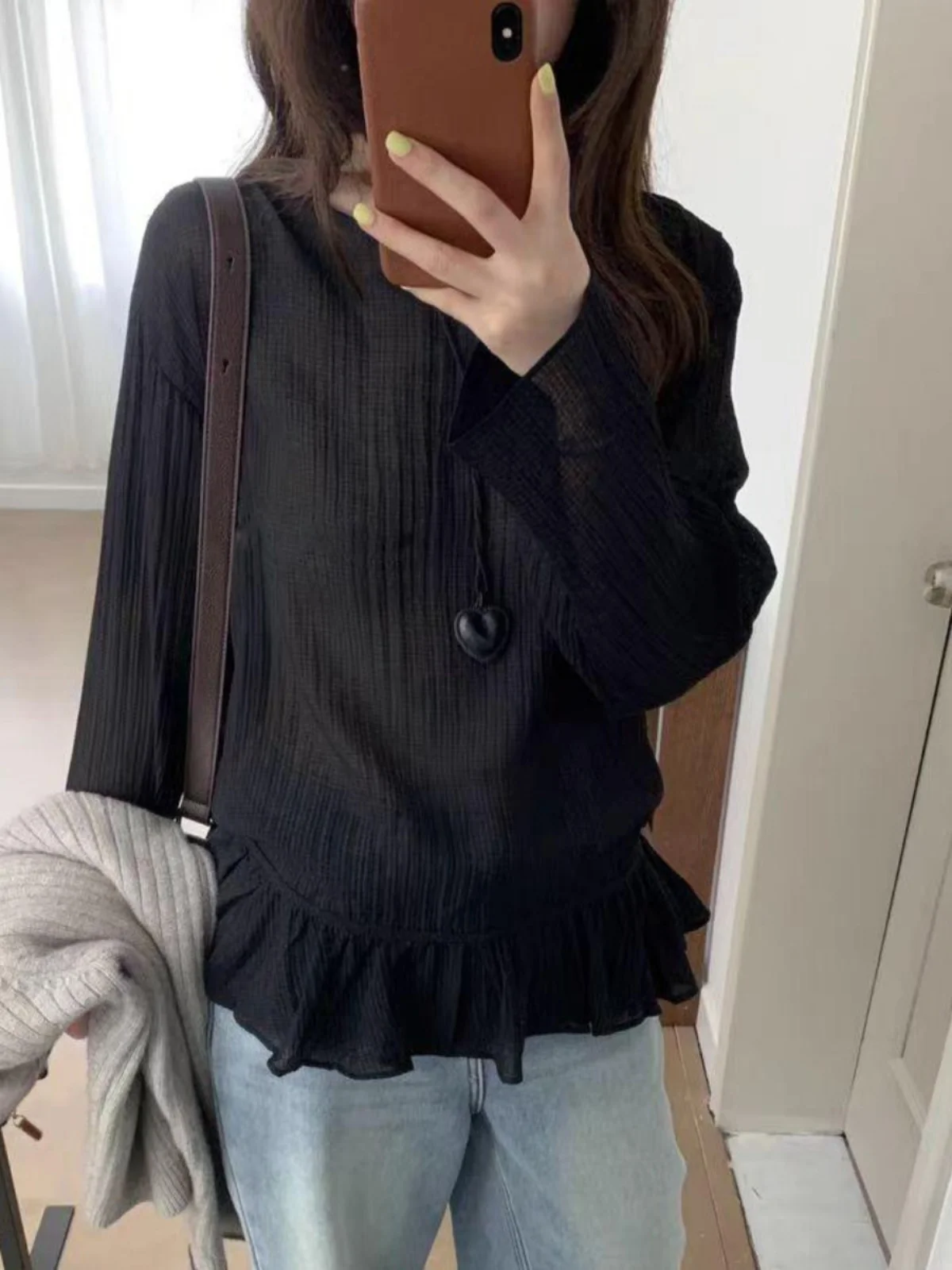 Spring 2025 Women's Fre Sweet Lace Trim Blouse Layering Inner Design Sensation Chiffon irt Korean Sle Loose Fit Long Sl...
Spring 2025 Women's Fre Sweet Lace Trim Blouse Layering Inner Design Sensation Chiffon irt Korean Sle Loose Fit Long Sl...