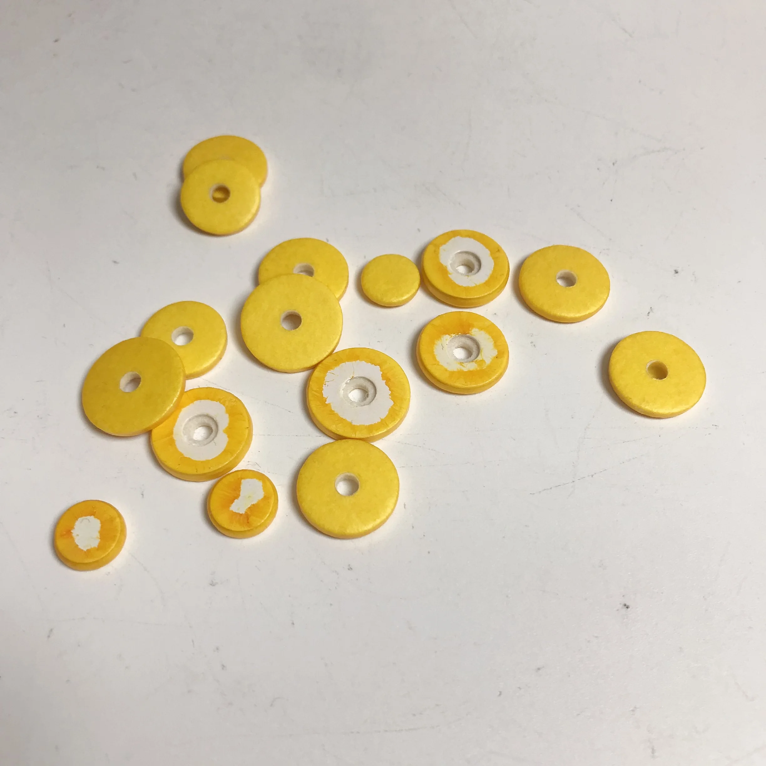 Yibuy 16pcs Replacement Deluxe Flute Pads Musical Wind Instrument parts
Yibuy 16pcs Replacement Deluxe Flute Pads Musical Wind Instrument parts