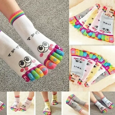 Mignon décontracté cinq orteils équipage doigt spectacle drôle court dessin animé coton Smiley ours chaussettes femmes articles livraison gratuite