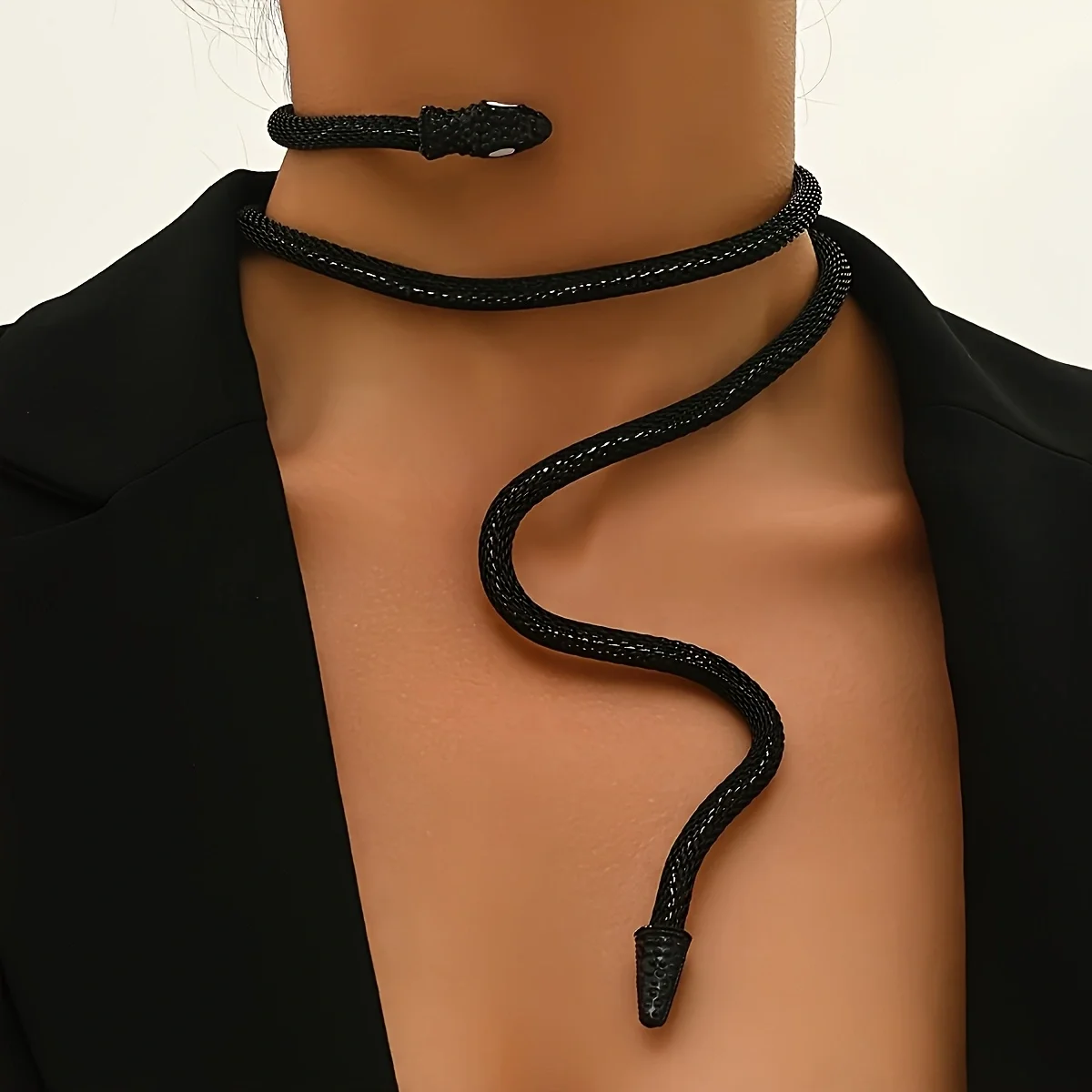Fashionable Simulated Snake Bangle for Women - Multi-Wrap Stylish Accessory for Daily Party And Holiday Wear
Fashionable Simulated Snake Bangle for Women - Multi-Wrap Stylish Accessory for Daily Party And Holiday Wear