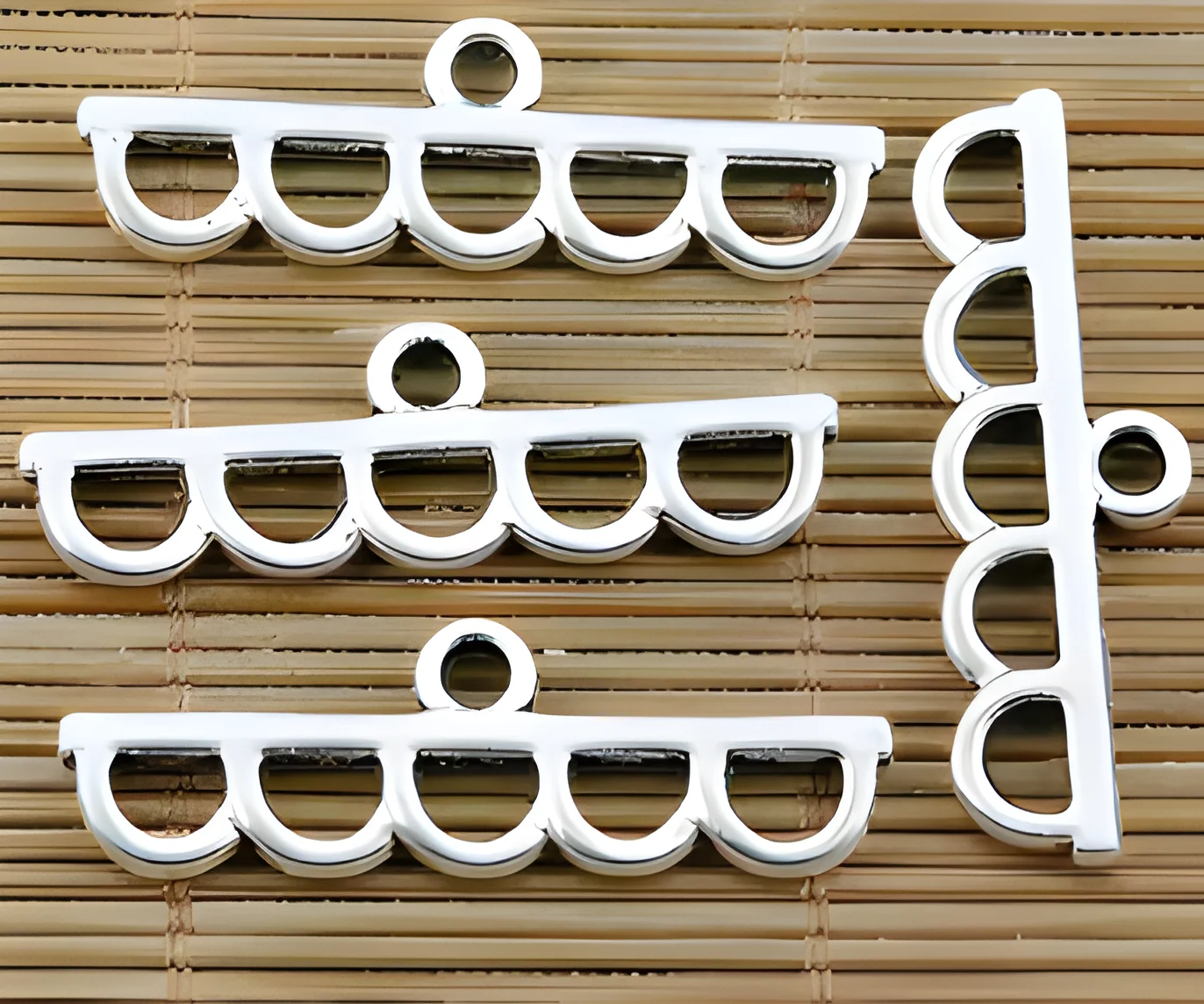 10pcs 38*7.8mm, hole 2.6mm Alloy matel tibetan silver simple connector HWEF2283
10pcs 38*7.8mm, hole 2.6mm Alloy matel tibetan silver simple connector HWEF2283