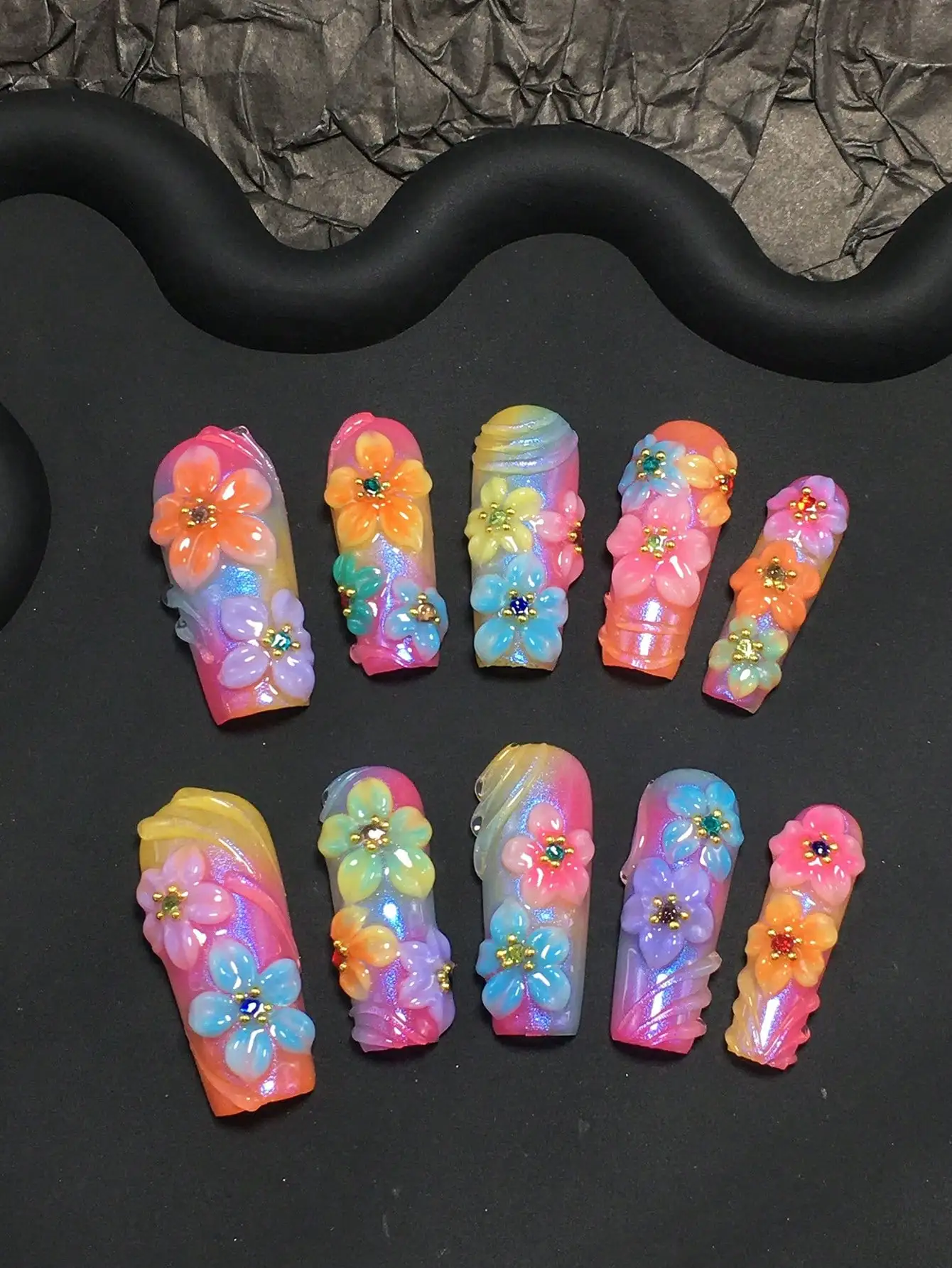 10 - Piece Y2K Style Square Fake Nail Set Handmade, With 33 Mm Long Nail Pieces. The Base Color Is Created With Yellow, Orange,
10 - Piece Y2K Style Square Fake Nail Set Handmade, With 33 Mm Long Nail Pieces. The Base Color Is Created With Yellow, Orange,