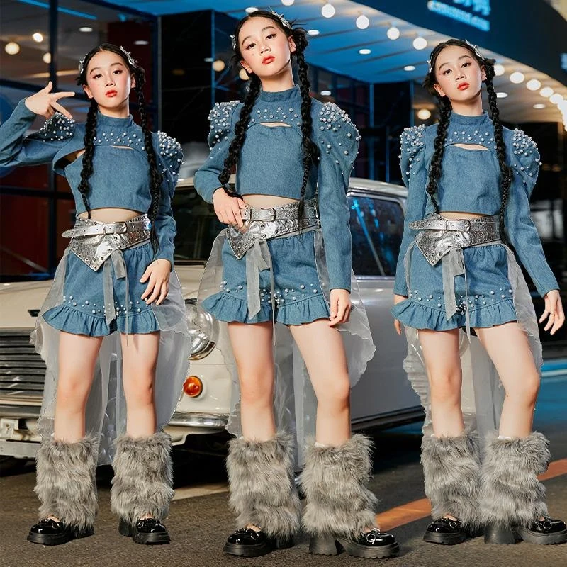 2024 New Jazz Dance Performance Stage Costumes For Girls Denim Kpop Outfits Mesh Cloak Suit Hip Hop Dance Rave Clothes DQS18195
2024 New Jazz Dance Performance Stage Costumes For Girls Denim Kpop Outfits Mesh Cloak Suit Hip Hop Dance Rave Clothes DQS18195