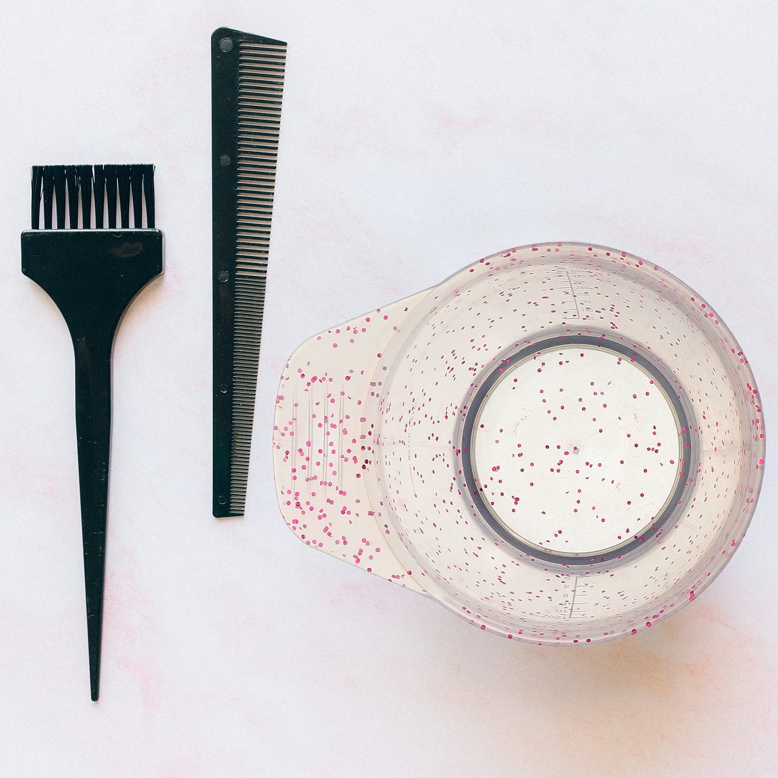 Товары для салона, чаша для краски для волос, пластиковая большая емкость, удобная чаша для смешивания цветов, удобные миски для краски для волос
Товары для салона, чаша для краски для волос, пластиковая большая емкость, удобная чаша для смешивания цветов, удобные миски для краски для волос