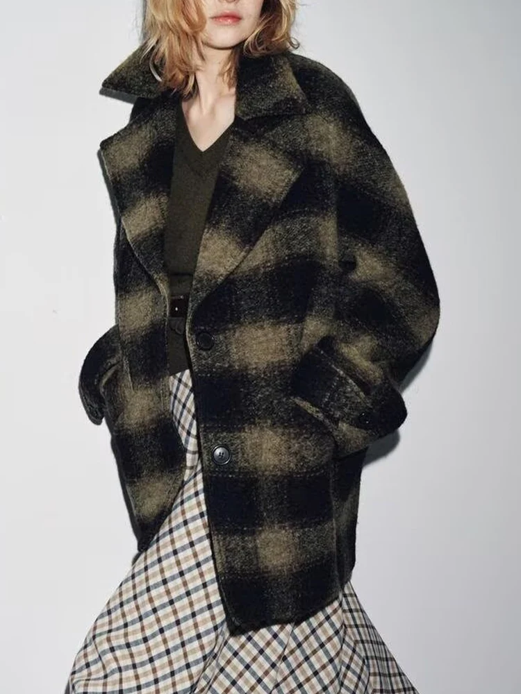 Европейский и американский стиль, осенняя новая модная тенденция, темпераментная женская одежда, свободное универсальное клетчатое короткое пальто, куртка
Европейский и американский стиль, осенняя новая модная тенденция, темпераментная женская одежда, свободное универсальное клетчатое короткое пальто, куртка