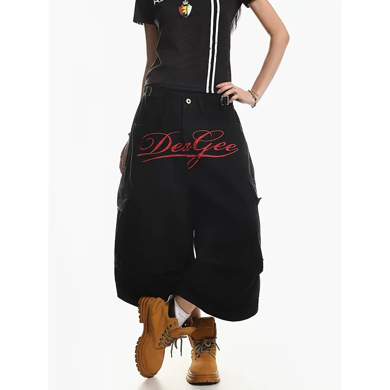YIBASHU Summer Women American Retro Punk Black Denim Shorts Y2K 2000s Embroidery Japanese Harajuku Jorts Jeans Calf-Length Pants
YIBASHU Summer Women American Retro Punk Black Denim Shorts Y2K 2000s Embroidery Japanese Harajuku Jorts Jeans Calf-Length Pants