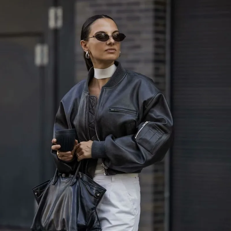 Vintage Zipper Motorcycle Leather Jacket for Women Trend Autumn New Loose Long-sleeved PU Leather Jacket Black High Quality Coat 
Vintage Zipper Motorcycle Leather Jacket for Women Trend Autumn New Loose Long-sleeved PU Leather Jacket Black High Quality Coat