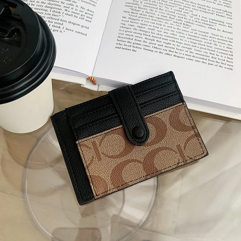 Women's High-Capacity Wallet, Light Luxury Brand with Versatile Functions, Easy to Carry and Compact
Women's High-Capacity Wallet, Light Luxury Brand with Versatile Functions, Easy to Carry and Compact