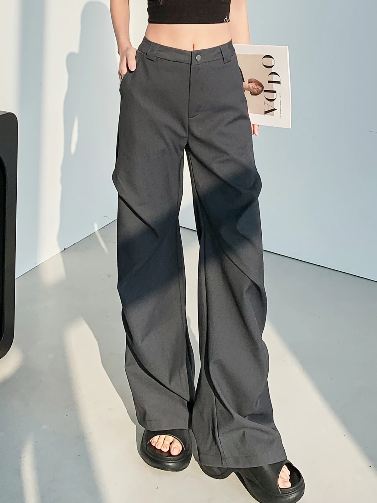 ZHISILAO New Elegant Office Lady Pants Women Vintage Casual High Waist Straight Trousers Spring Summer 2025
ZHISILAO New Elegant Office Lady Pants Women Vintage Casual High Waist Straight Trousers Spring Summer 2025