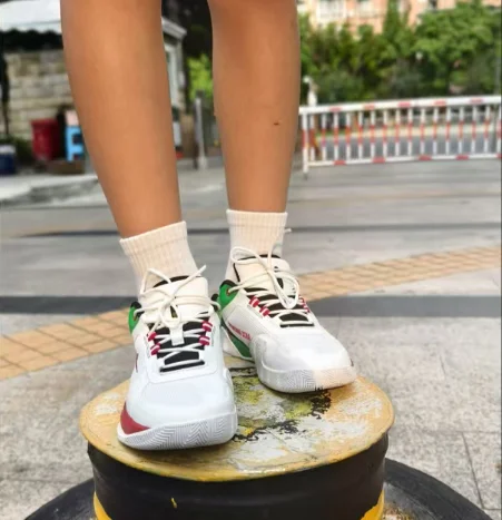 Лидер продаж 2025 года, зимняя профессиональная тренировочная обувь для фехтования, унисекс, противоскользящая прочная обувь для фехтования, обувь для бадминтона
Лидер продаж 2025 года, зимняя профессиональная тренировочная обувь для фехтования, унисекс, противоскользящая прочная обувь для фехтования, обувь для бадминтона