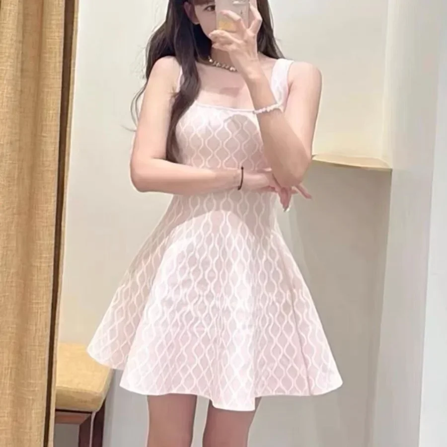 2025 Blue or Black Dress Women Geometric Jacquard Sleeveless Autumn New Sweet Ladies High-Waisted Slim A-Line Short Robe
2025 Blue or Black Dress Women Geometric Jacquard Sleeveless Autumn New Sweet Ladies High-Waisted Slim A-Line Short Robe