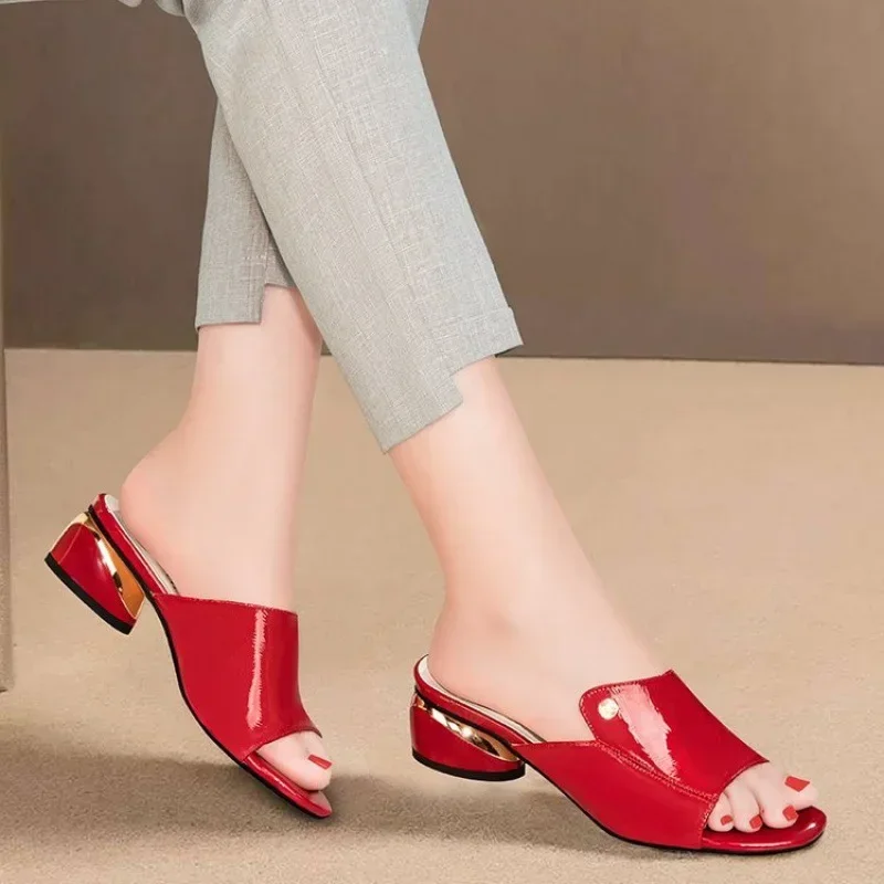 Fashion Women's Shoes 2025 Summer Red Sexy Womens Slippers PU Soft Leather Ladies Comfortable Sandals Thick Heeled Women's Shoes
Fashion Women's Shoes 2025 Summer Red Sexy Womens Slippers PU Soft Leather Ladies Comfortable Sandals Thick Heeled Women's Shoes