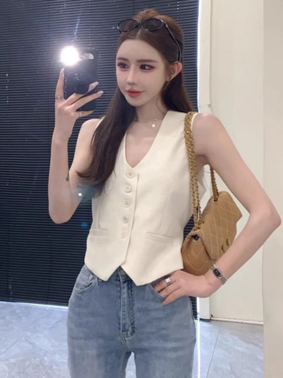 Women's Suit Vest Short Sleeveless V-Neck Jacket Layering Top Commute Style Fashionable Summer New Arrival
Women's Suit Vest Short Sleeveless V-Neck Jacket Layering Top Commute Style Fashionable Summer New Arrival