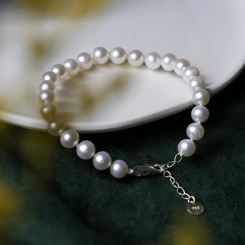 Round Natural Freshwater Pearl Bracelet Women, Versatile Style with Plain Silver Clasp
Round Natural Freshwater Pearl Bracelet Women, Versatile Style with Plain Silver Clasp