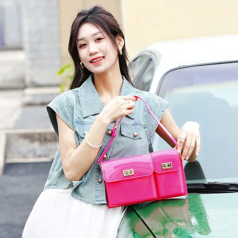 Barbie Jelly Bag Fashionable and Versatile Divided Handbag Dirty Resistant and Easy To Wash Summer Women's Shoulder Bag
Barbie Jelly Bag Fashionable and Versatile Divided Handbag Dirty Resistant and Easy To Wash Summer Women's Shoulder Bag