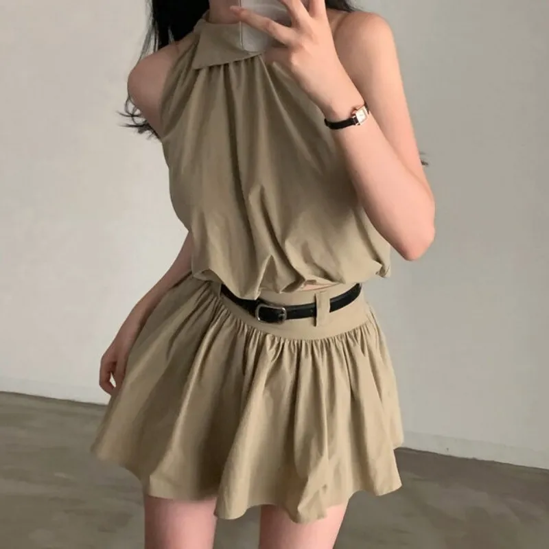 Korean Style High Waist Crop Top And Skirt Set Spicy Girl Summer Fashion Design Sense Vest Two Piece Set Dress for Women
Korean Style High Waist Crop Top And Skirt Set Spicy Girl Summer Fashion Design Sense Vest Two Piece Set Dress for Women