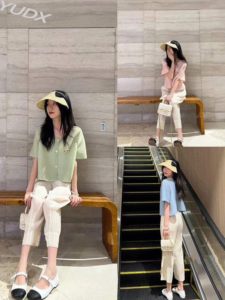 Miyake Pleated Short Sleeve Cardigan Top + High Waist Draped Nine Minute Pants Two Piece Loose Slim Straight Pants Women's Set
Miyake Pleated Short Sleeve Cardigan Top + High Waist Draped Nine Minute Pants Two Piece Loose Slim Straight Pants Women's Set