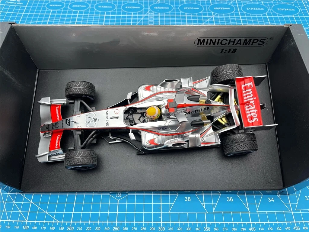 Minichamps 1:18 F1 MP4-21 Хэмилтон, Великобритания 2006, коллекционная статическая модель автомобиля из смолы и металла, подарок
Minichamps 1:18 F1 MP4-21 Хэмилтон, Великобритания 2006, коллекционная статическая модель автомобиля из смолы и металла, подарок