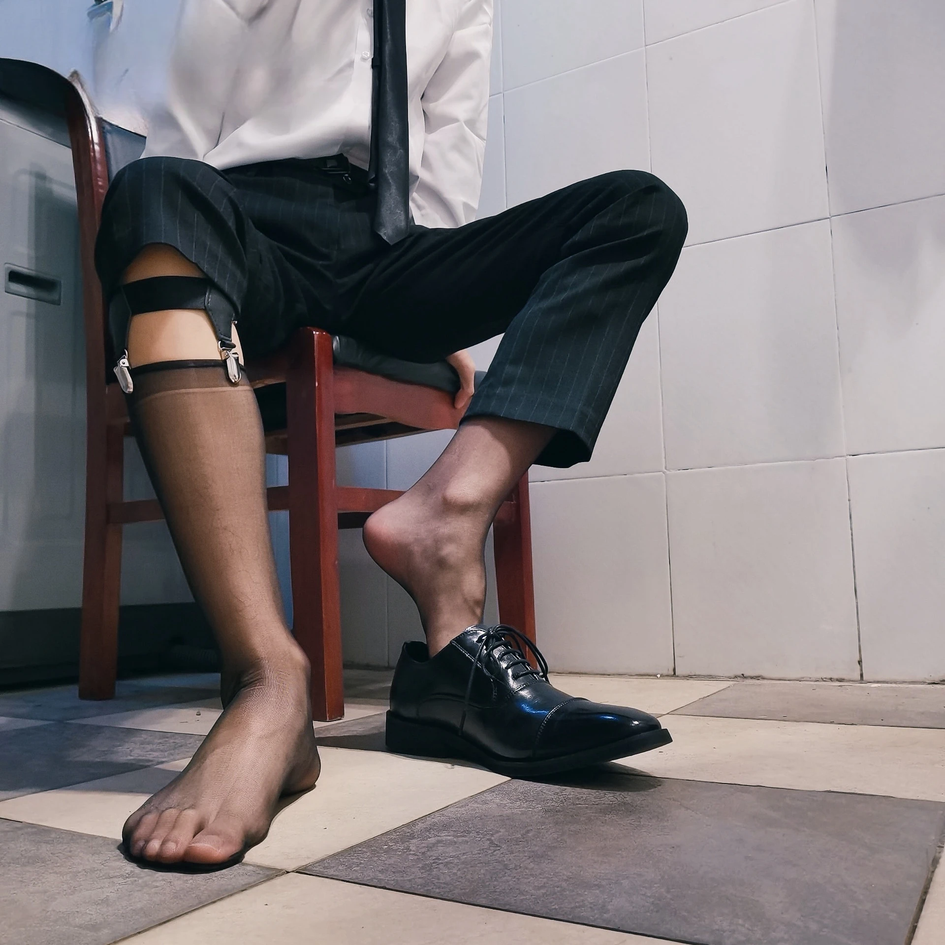 Miosam fashion men's sexy ultra-thin business dress socks nylon silky breathable comfortable sheer anti-odor gentlemen socks
Miosam fashion men's sexy ultra-thin business dress socks nylon silky breathable comfortable sheer anti-odor gentlemen socks