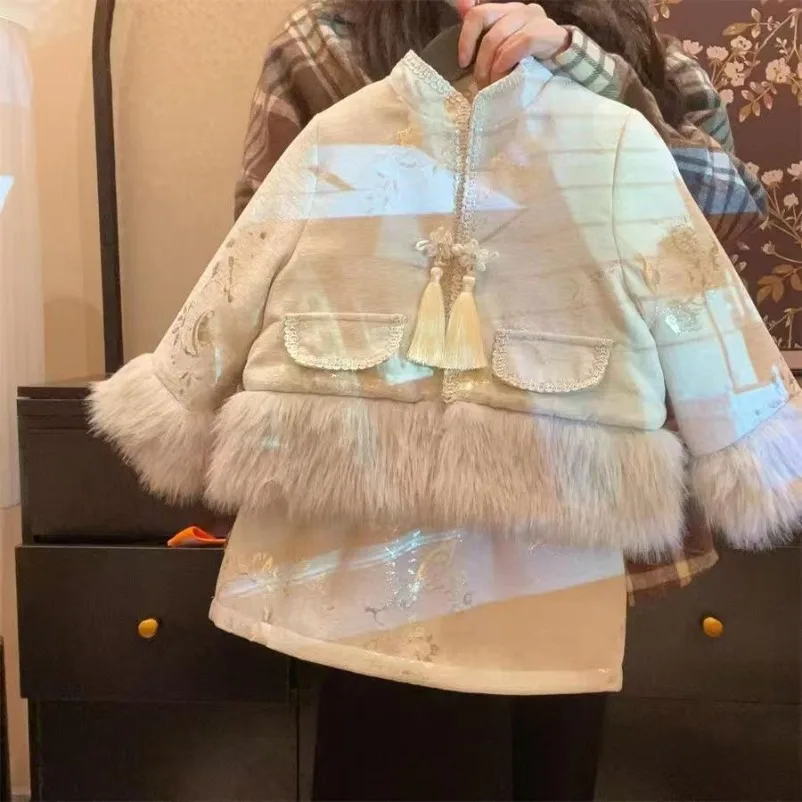 Зимнее плотное пальто с цветочной вышивкой + короткая юбка, комплект детской одежды принцессы из 2 предметов, осенняя одежда для маленьких девочек, детский элегантный костюм
Зимнее плотное пальто с цветочной вышивкой + короткая юбка, комплект детской одежды принцессы из 2 предметов, осенняя одежда для маленьких девочек, детский элегантный костюм