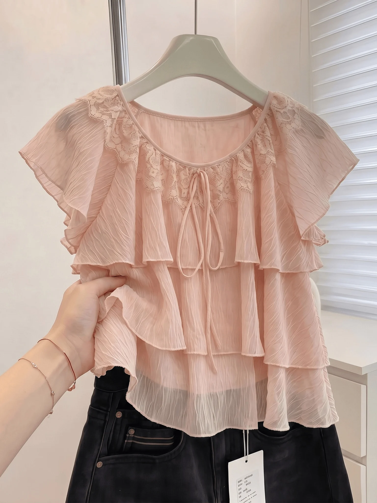 Pink Lace Trim Short Sleeve Shirt Women's Beautiful Summer New Style plus Size Fat MM Commute Wind Korean Version Loose Fit
Pink Lace Trim Short Sleeve Shirt Women's Beautiful Summer New Style plus Size Fat MM Commute Wind Korean Version Loose Fit
