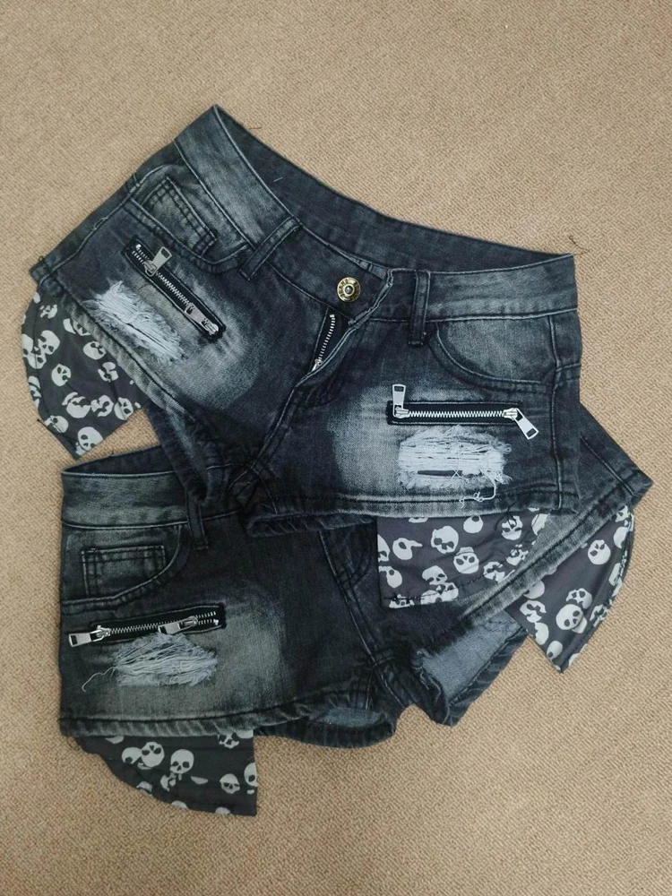 Low Waist Skeleton Print Spliced Short Jeans Women's Dark Punk Washed Retro Denim Tight Fit Bodycon Pants Summer Season
Low Waist Skeleton Print Spliced Short Jeans Women's Dark Punk Washed Retro Denim Tight Fit Bodycon Pants Summer Season