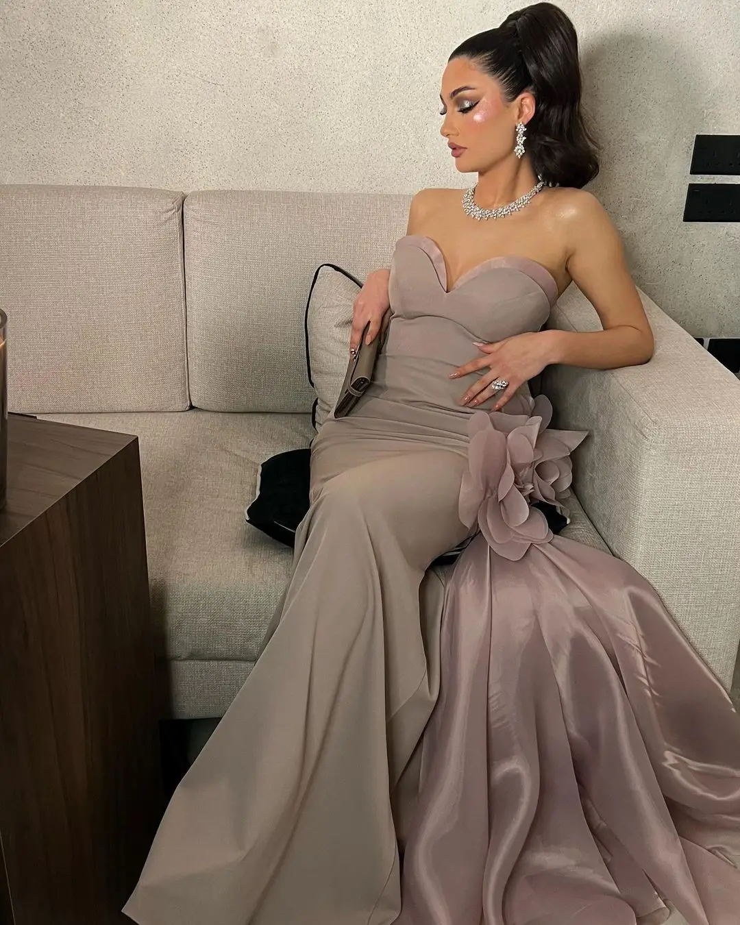 Sapmae Scalloped Neckline Flower Embrodiery Sheath Court Train ZipperUp Prom Evenning Cocktail Formal Dress For Women In Summer
Sapmae Scalloped Neckline Flower Embrodiery Sheath Court Train ZipperUp Prom Evenning Cocktail Formal Dress For Women In Summer