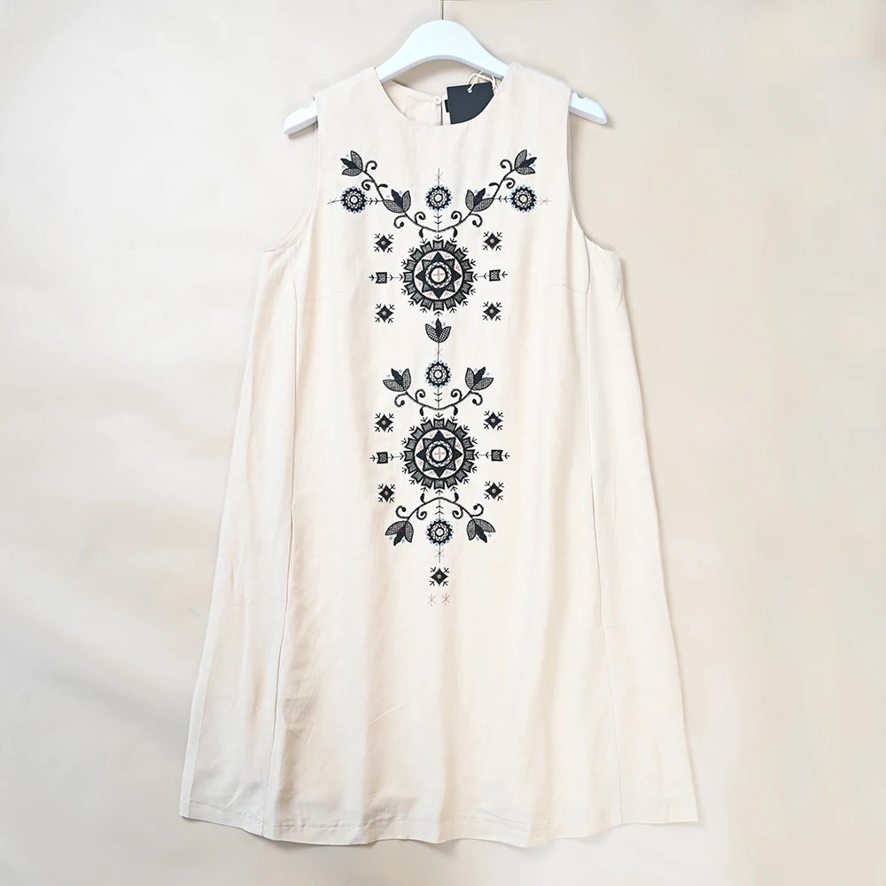 Elegant Embroidered Cotton Linen Blend round Neck A-Line Sleeveless Dress for Women Summer New Style Commute Simple Style Loo...
Elegant Embroidered Cotton Linen Blend round Neck A-Line Sleeveless Dress for Women Summer New Style Commute Simple Style Loo...