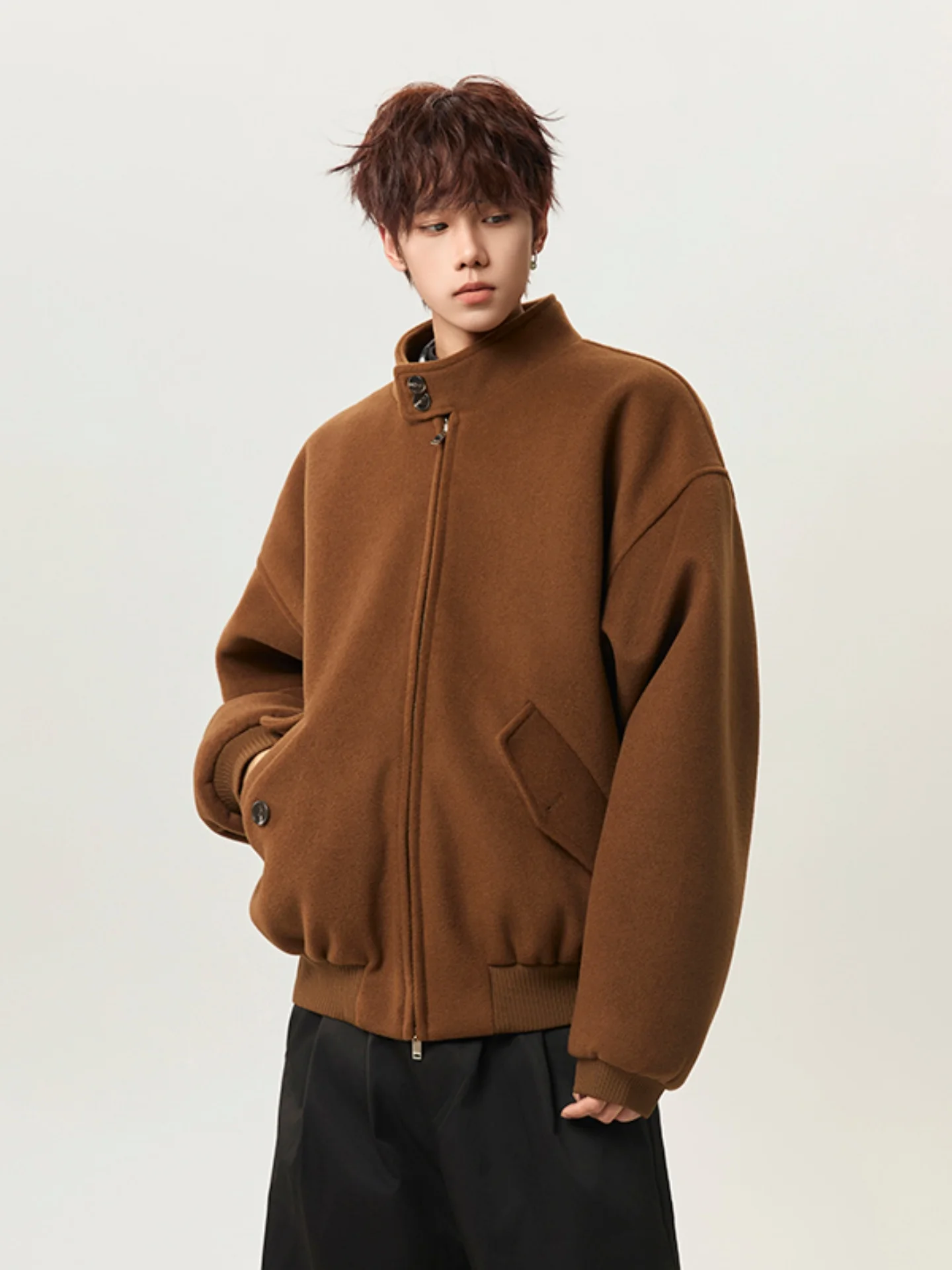 Утепленная зимняя хлопковая куртка для мужчин, кофейного цвета, шерстяное пальто, хлопковая одежда в стиле барн, модная зимняя верхняя одежда для мужчин
Утепленная зимняя хлопковая куртка для мужчин, кофейного цвета, шерстяное пальто, хлопковая одежда в стиле барн, модная зимняя верхняя одежда для мужчин