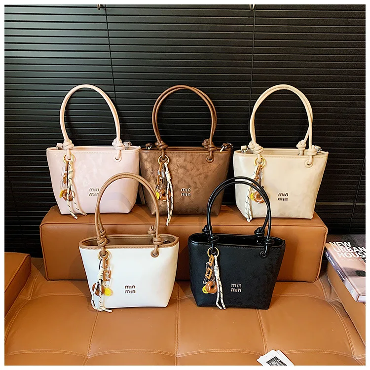 2026 New Unique Design Versatile Minimalist Commuter Multiway Convertible Top Handle Shoulder Everyday Purse Gift for Women
2026 New Unique Design Versatile Minimalist Commuter Multiway Convertible Top Handle Shoulder Everyday Purse Gift for Women