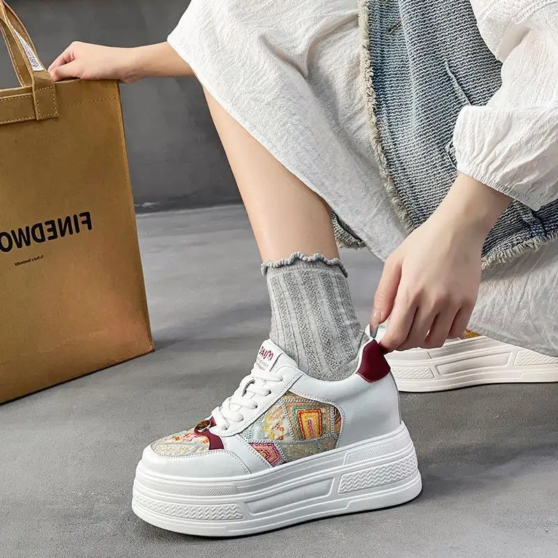 Women's Thick Bottom Platform Sneakers Casual Leisure Shoes Leather Material Increased Height Design round Toe Rubber Sole
Women's Thick Bottom Platform Sneakers Casual Leisure Shoes Leather Material Increased Height Design round Toe Rubber Sole