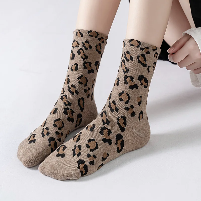 Женские носки до середины икры с леопардовым принтом — весна/осень, новые модные универсальные длинные носки с текстурой животных для повседневного и праздничного ношения
Женские носки до середины икры с леопардовым принтом — весна/осень, новые модные универсальные длинные носки с текстурой животных для повседневного и праздничного ношения