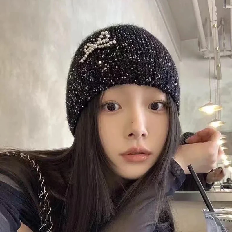 Модная Вязаная Шапка-бини с блестками в Корейском стиле, женская, мужская, осенне-зимняя, Молодежный крутой пуловер с блестками, шапка с жемчужным бантом 
Модная Вязаная Шапка-бини с блестками в Корейском стиле, женская, мужская, осенне-зимняя, Молодежный крутой пуловер с блестками, шапка с жемчужным бантом