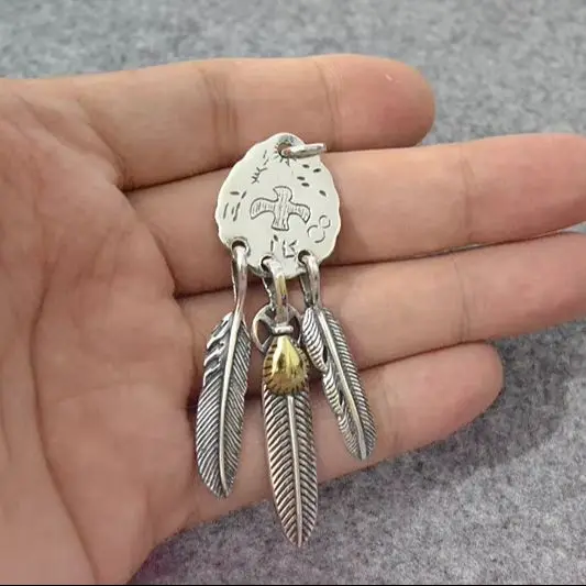 Handmade pure silver feather pendant DIY accessories collarbone necklace minimalist pendant for men and women
Handmade pure silver feather pendant DIY accessories collarbone necklace minimalist pendant for men and women