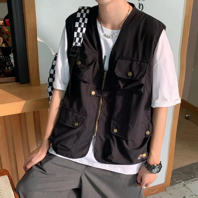 Versatile Cotton Vest for Men Sleeveless Utility Jacket with Multiple Pockets Ins Style Casual Wear for Outdoor Street
Versatile Cotton Vest for Men Sleeveless Utility Jacket with Multiple Pockets Ins Style Casual Wear for Outdoor Street