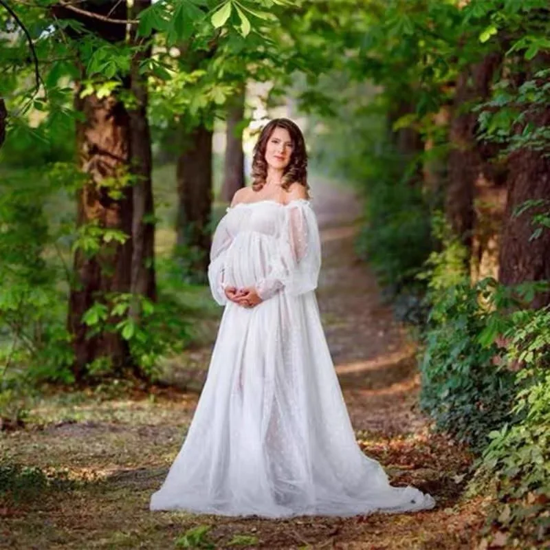 European Maternity Portrait Gown - Polka Dot Mesh Off-Shoulder Photography Dresses with Puff Sleeves & Cathedral Train Pregnancy
European Maternity Portrait Gown - Polka Dot Mesh Off-Shoulder Photography Dresses with Puff Sleeves & Cathedral Train Pregnancy