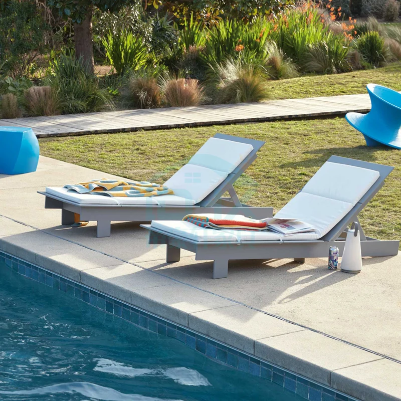 Aluminum alloy recliner bed outdoor garden leisure high-end furniture courtyard villa European style model room couch 
Aluminum alloy recliner bed outdoor garden leisure high-end furniture courtyard villa European style model room couch