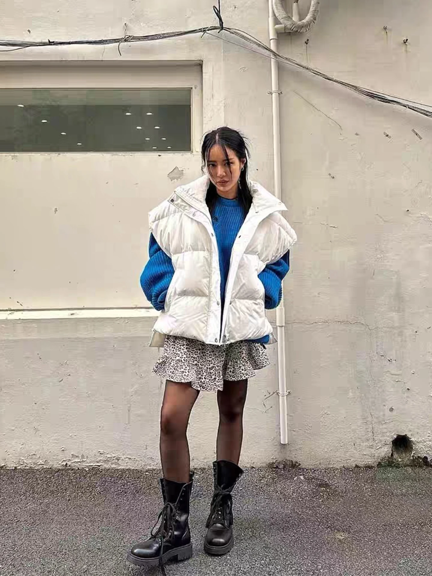 Women's Thiened Cotton Jaet Vest Winter Warm Bread Sle Svel Design Sense Outerwear 2025 New Sle Commute Sle
Women's Thiened Cotton Jaet Vest Winter Warm Bread Sle Svel Design Sense Outerwear 2025 New Sle Commute Sle