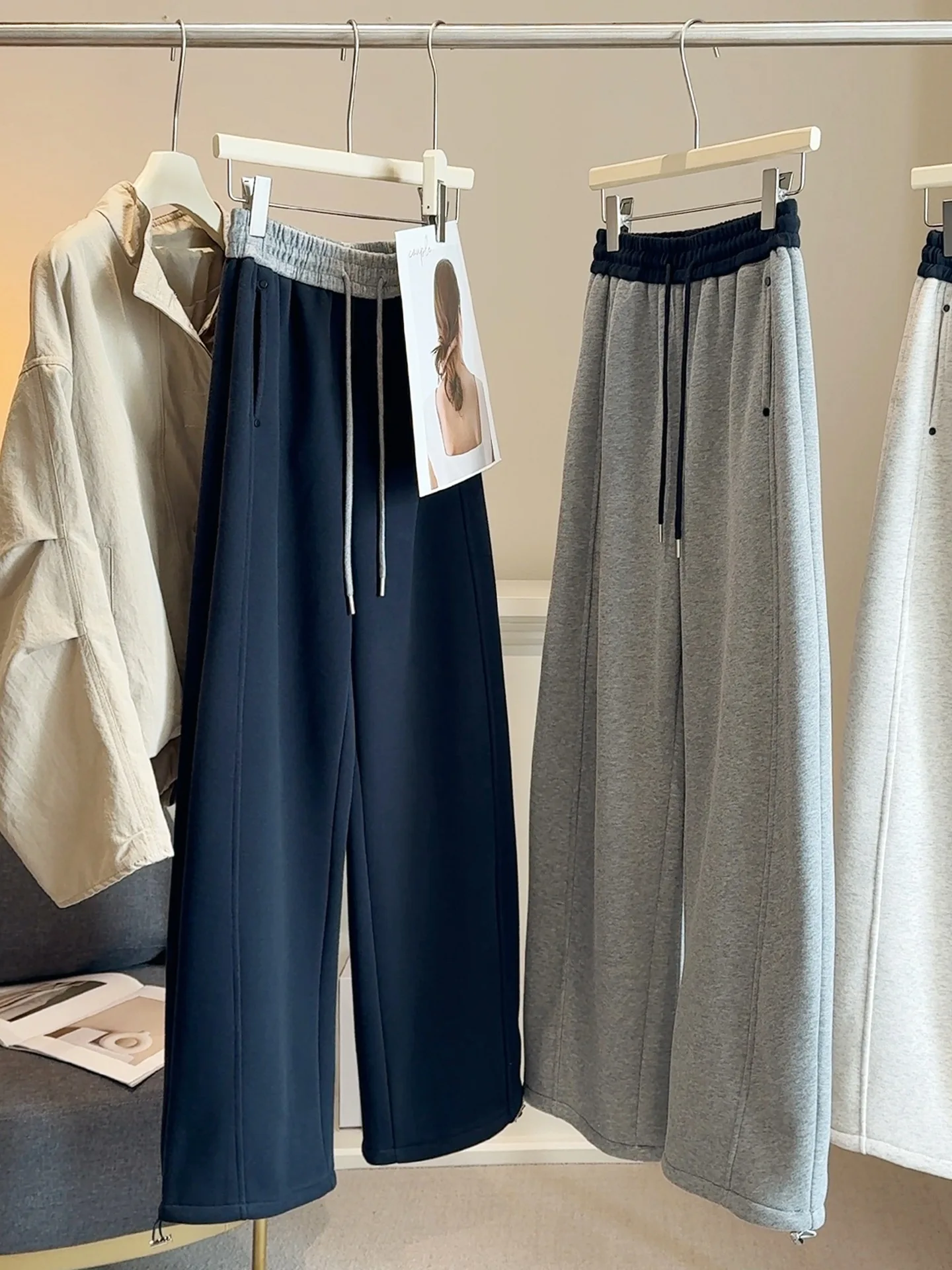 Harajuku Wide Leg Sweatpants for Women Elastic Waist Casual Thicken Sport Pants Woman Streetwear Gray Oversize Sportswear Female
Harajuku Wide Leg Sweatpants for Women Elastic Waist Casual Thicken Sport Pants Woman Streetwear Gray Oversize Sportswear Female