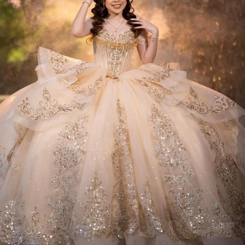 Блестящее платье Quinceanera цвета шампанского по индивидуальному заказу с открытыми плечами и блестками, аппликация с кристаллами и рюшами и бантом, платья de 15, Quinceanera
Блестящее платье Quinceanera цвета шампанского по индивидуальному заказу с открытыми плечами и блестками, аппликация с кристаллами и рюшами и бантом, платья de 15, Quinceanera