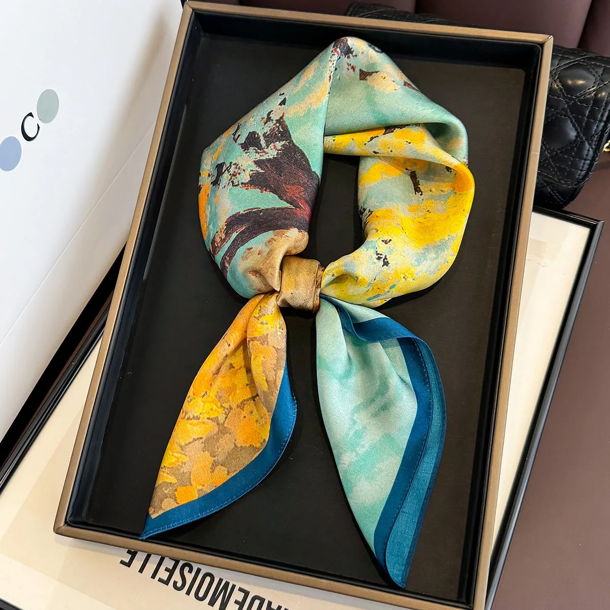 100% Silk Scarf Women Luxury Brand Shawl Fashion Painting Print 65cm Square Handkerchief Lady Design Bandanna Foulard
100% Silk Scarf Women Luxury Brand Shawl Fashion Painting Print 65cm Square Handkerchief Lady Design Bandanna Foulard