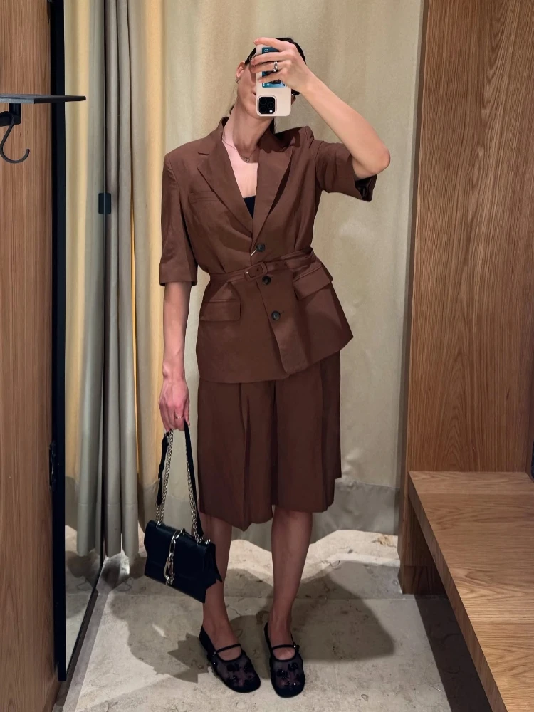 Short Sleeve Lace Up Top Shorts Suits Women Elegant Lapel Single Breasted Slim Tops High Waist Short Pants Chic Ladies Outfits
Short Sleeve Lace Up Top Shorts Suits Women Elegant Lapel Single Breasted Slim Tops High Waist Short Pants Chic Ladies Outfits